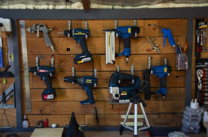 Alat Pertukangan Kayu Modern Lengkap